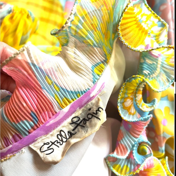 SOLD-Fantastic Vtg. Collectors 70s Pastel Flower Psychedelic Print Maxi Dress - Picture 8 of 8